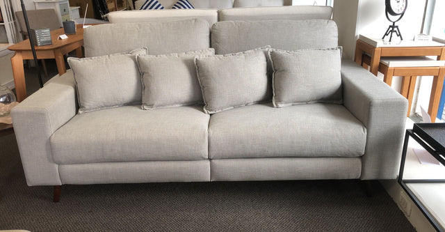 Sofá Navarro con almohadones